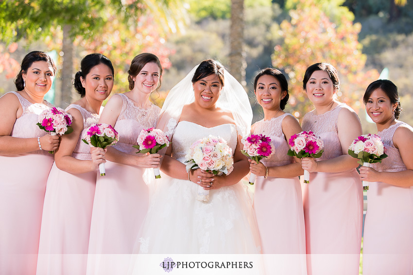 09-the-new-children's-museum-san-diego-wedding-photographer-getting-ready-photos