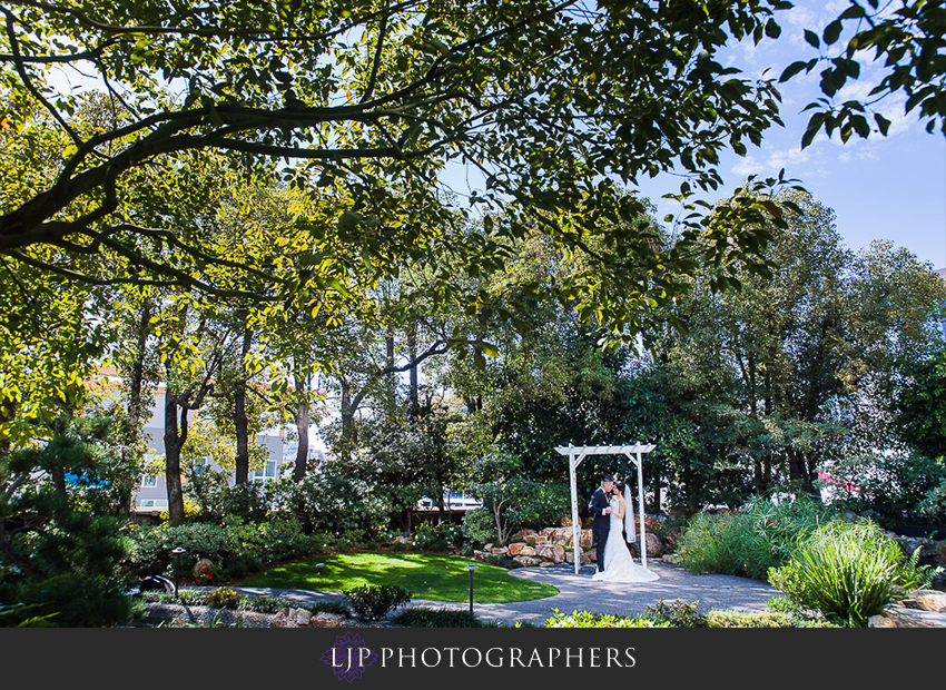 09-vibiana-los-angeles-wedding-photographer-first-look-couple-session-photos