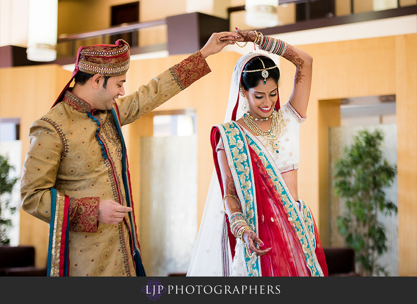 10-pacific-palms-resort-city-of-industry-indian-wedding-photographer