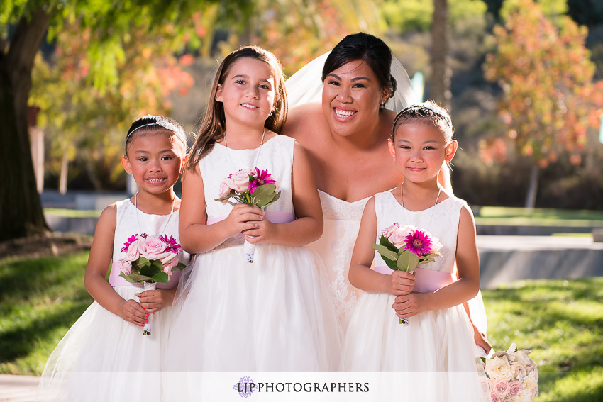 10-the-new-children's-museum-san-diego-wedding-photographer-getting-ready-photos