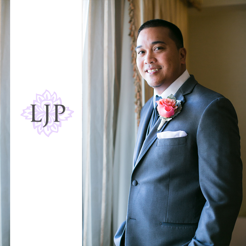 11-avenue-of-the-arts-wyndham-costa-mesa-hotel-wedding-photographer-getting-ready-photos