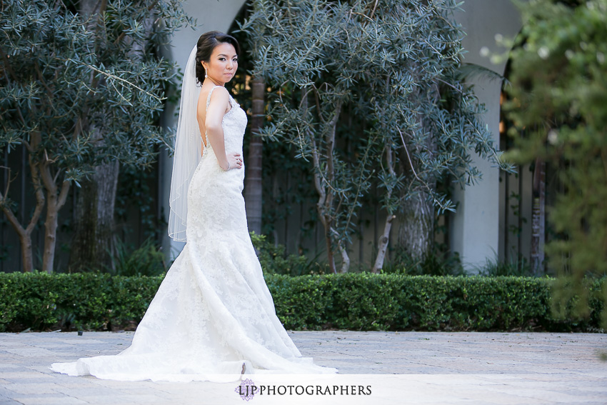 14-vibiana-los-angeles-wedding-photographer-first-look-couple-session-photos