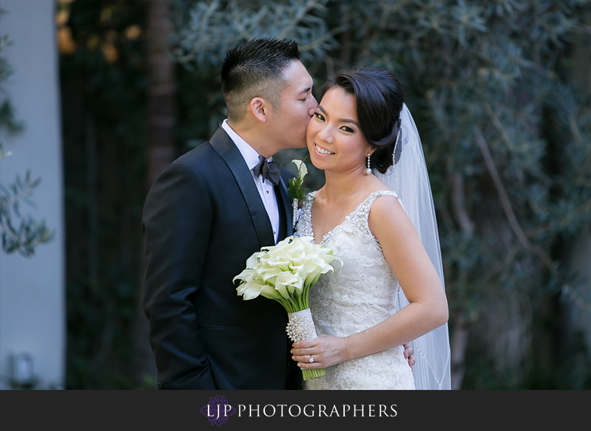 15-vibiana-los-angeles-wedding-photographer-first-look-couple-session-photos