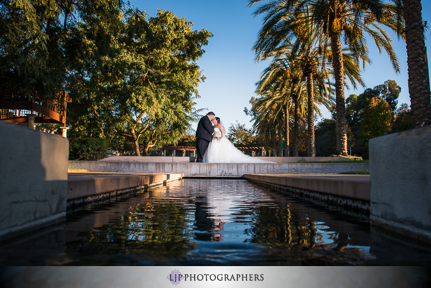 20-the-new-children's-museum-san-diego-wedding-photographer-couple-session-wedding-party-photos
