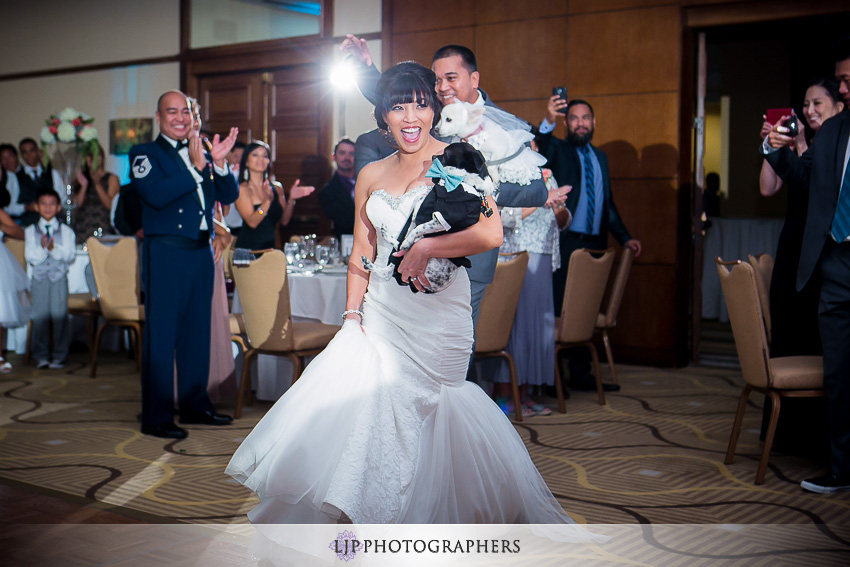 25-avenue-of-the-arts-wyndham-costa-mesa-hotel-wedding-photographer-wedding-reception-photos