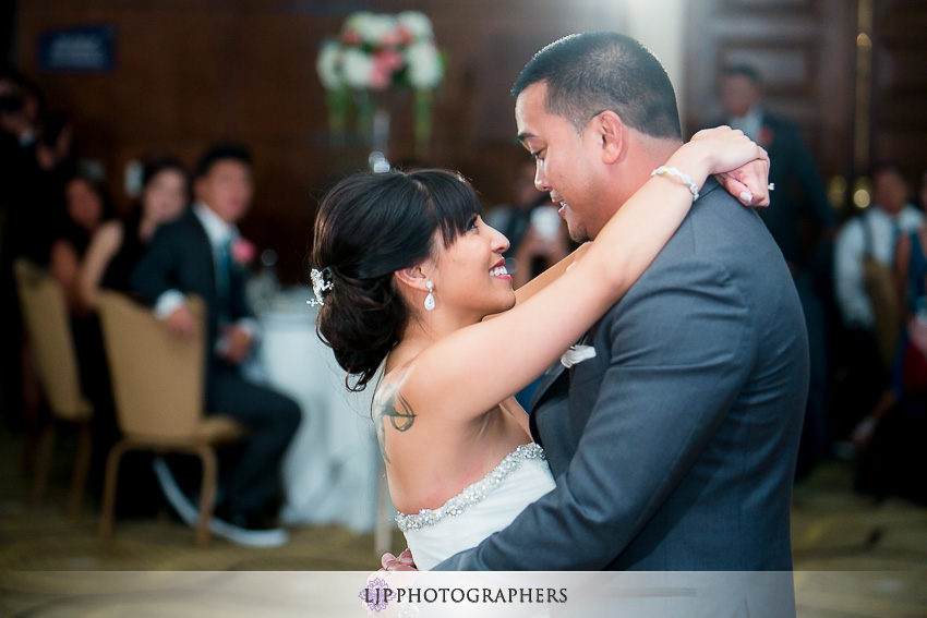 26-avenue-of-the-arts-wyndham-costa-mesa-hotel-wedding-photographer-wedding-reception-photos