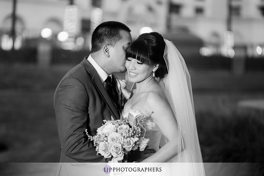 37-avenue-of-the-arts-wyndham-costa-mesa-hotel-wedding-photographer-wedding-reception-photos