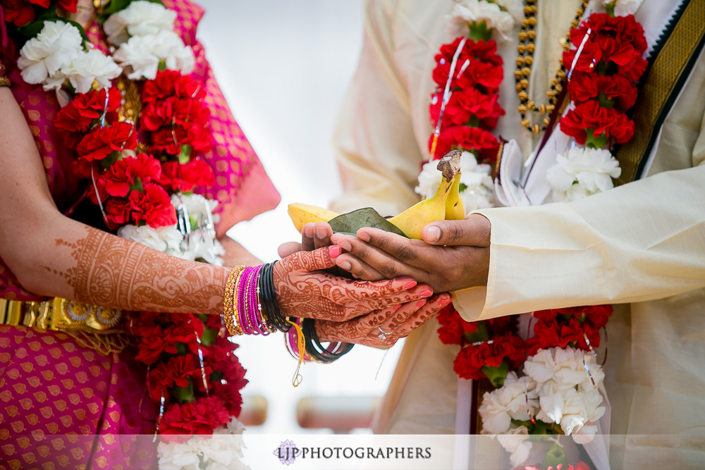 07-omni-rancho-las-palmas-rancho-mirage-indian-wedding-photographer-wedding-ceremony-photos