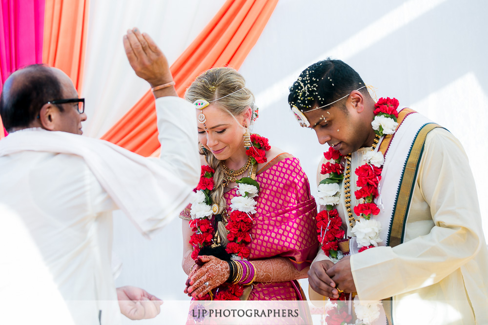 10-omni-rancho-las-palmas-rancho-mirage-indian-wedding-photographer-wedding-ceremony-photos
