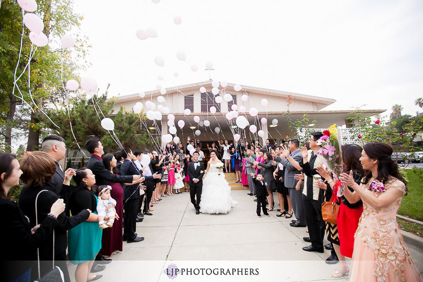 11-hilton-los-angeles-universal-city-wedding-photographer-wedding-ceremony-photos