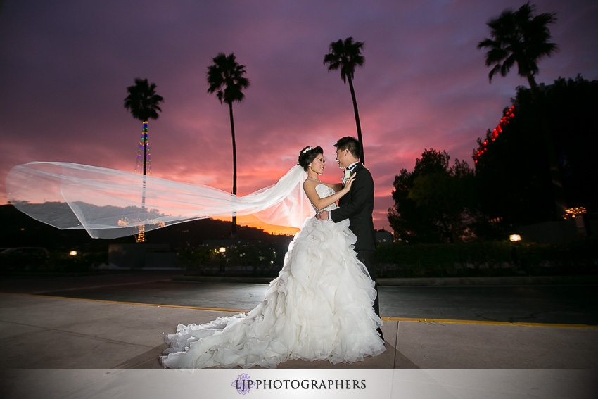 13-hilton-los-angeles-universal-city-wedding-photographer-couple-session-photos