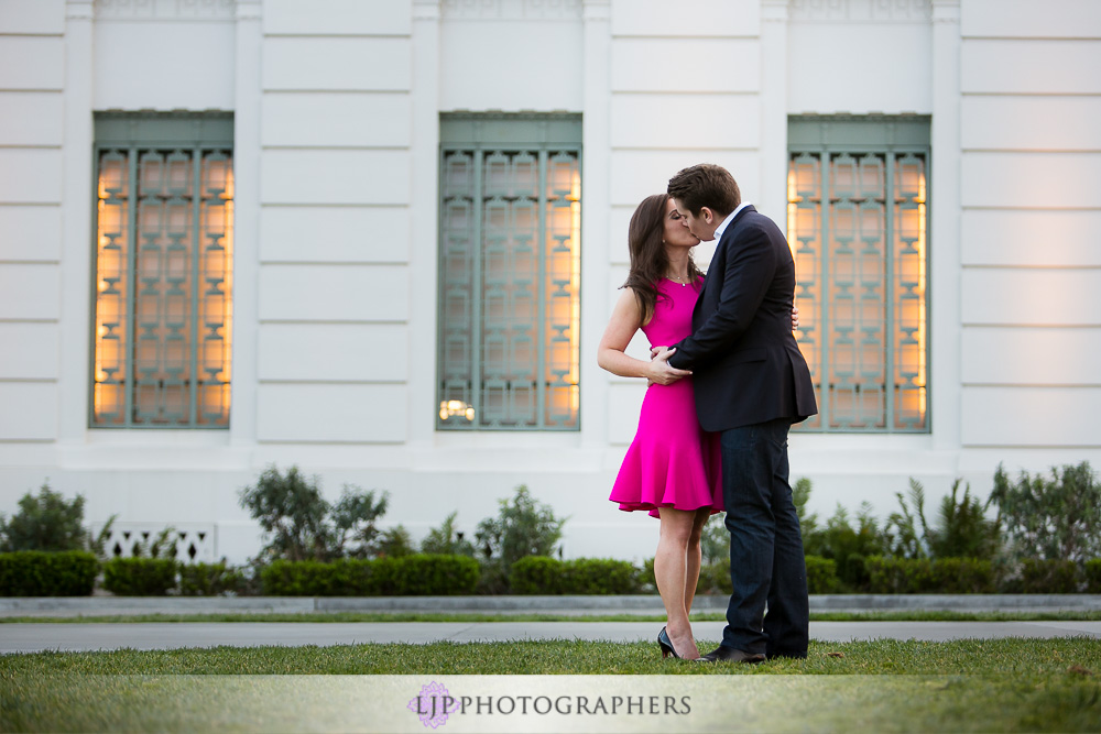 08-griffith-observatory-los-angeles-engagement-photographer