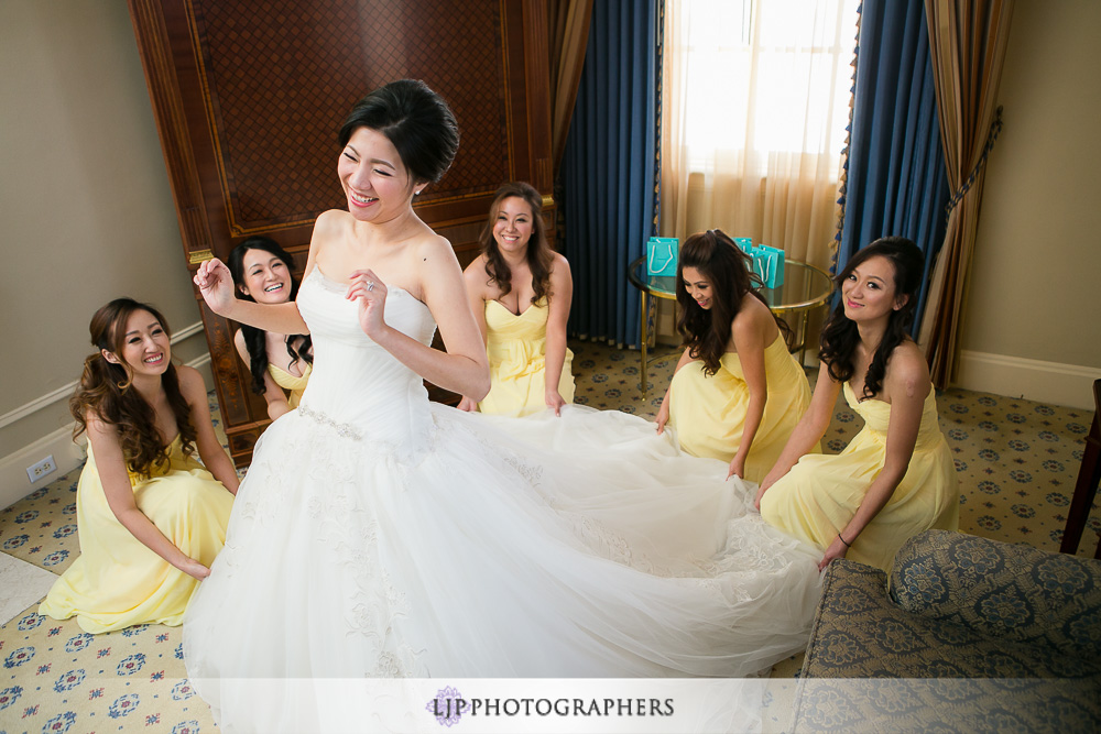 04-millennium-biltmore-hotel-los-angeles-wedding-photographer-getting-ready-photos