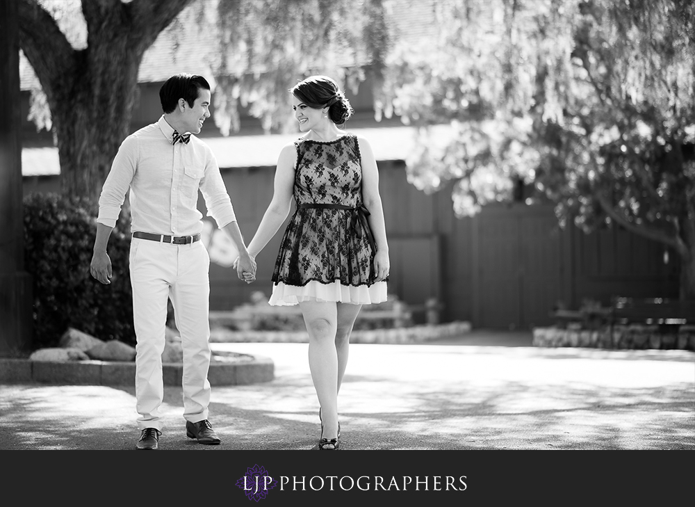 08-knotts-berry-farm-engagement-photographer