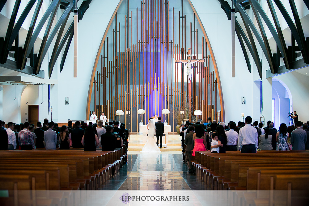 08-our-lady-queen-of-angels-newport-beach-wedding-photographer