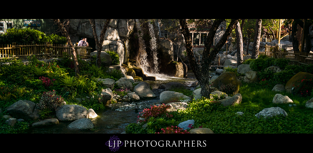 10-knotts-berry-farm-engagement-photographer