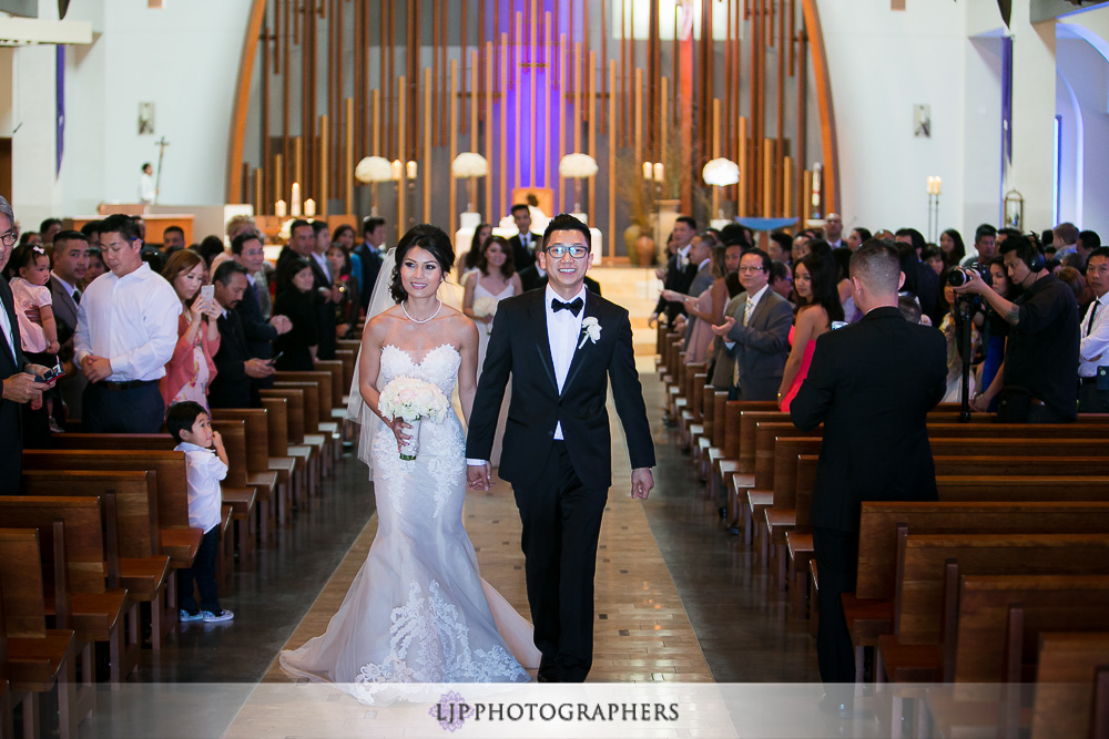 10-our-lady-queen-of-angels-newport-beach-wedding-photographer
