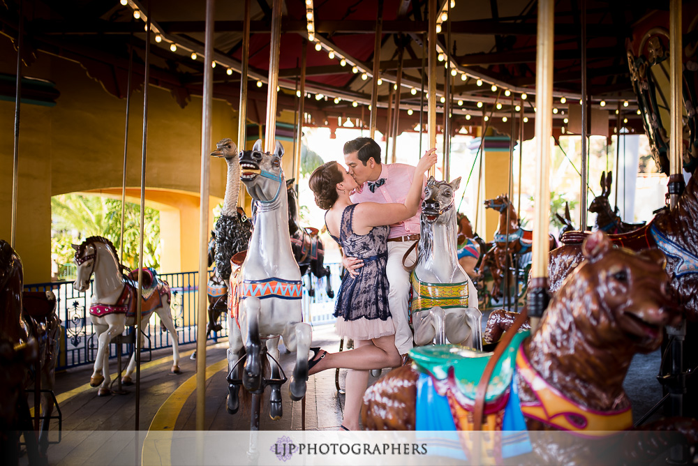 13-knotts-berry-farm-engagement-photographer