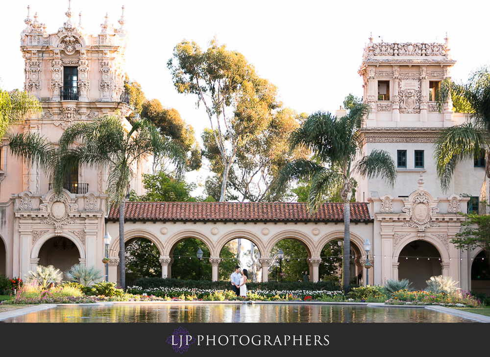 14-beautiful-balboa-park-engagement-photogrpaher