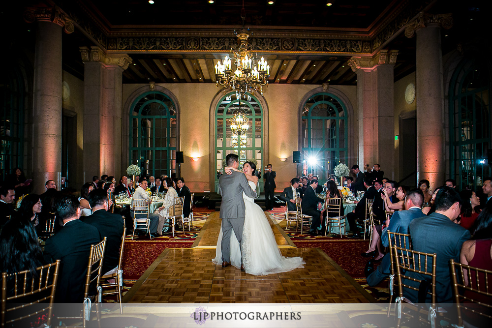 22-millennium-biltmore-hotel-los-angeles-wedding-photographer-wedding-reception-photos