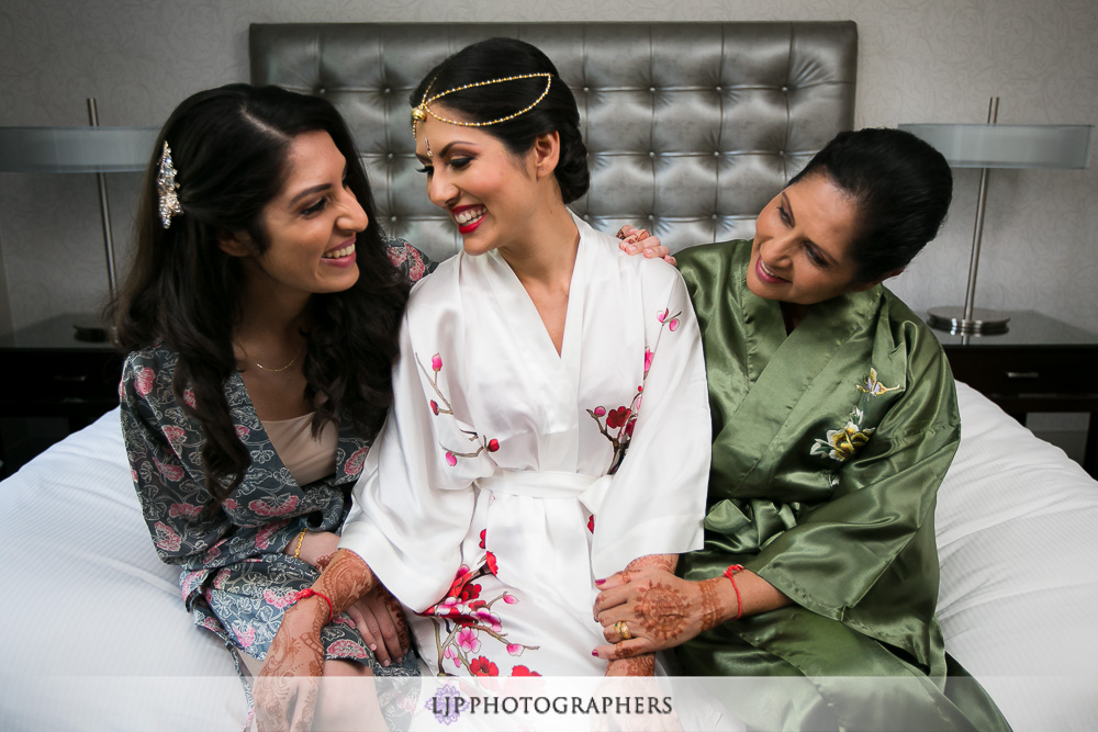 02-padua-hills-indian-wedding-photographer-getting-ready-photos