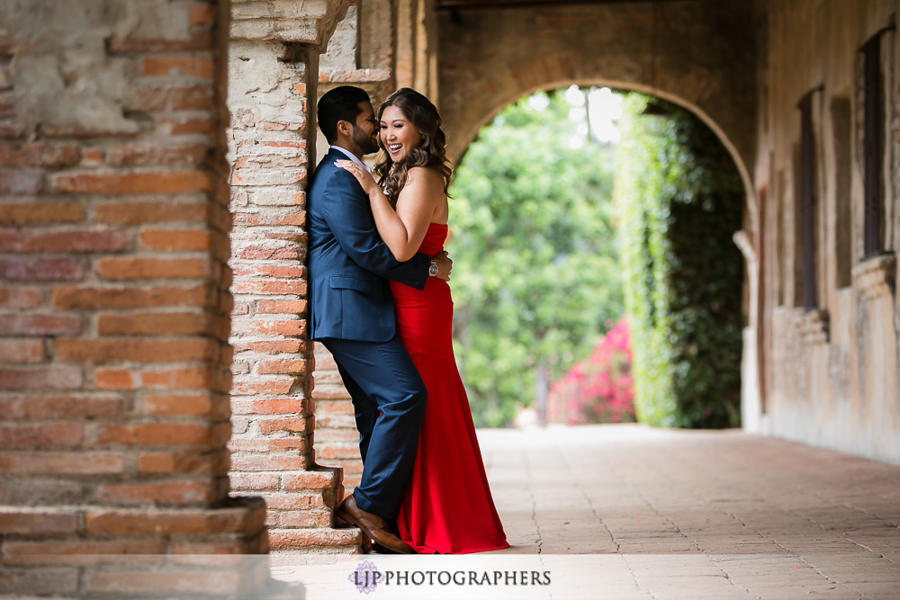 03-mission-san-juan-capistrano-engagement-photogrpaher