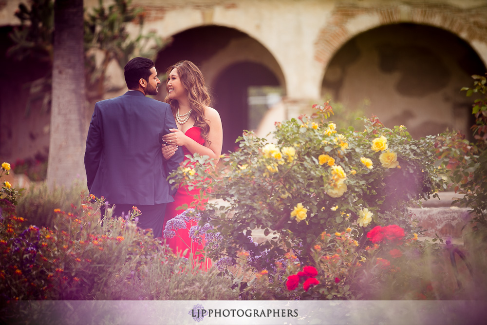 04-mission-san-juan-capistrano-engagement-photogrpaher