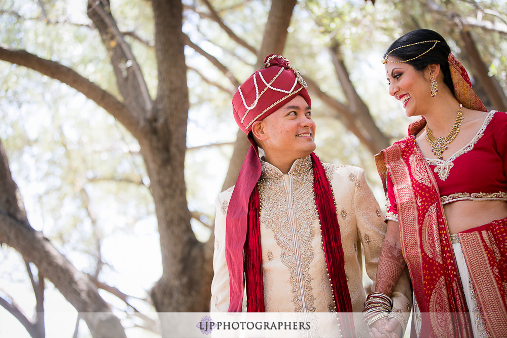 08-padua-hills-indian-wedding-photographer-first-look-couple-session-photos