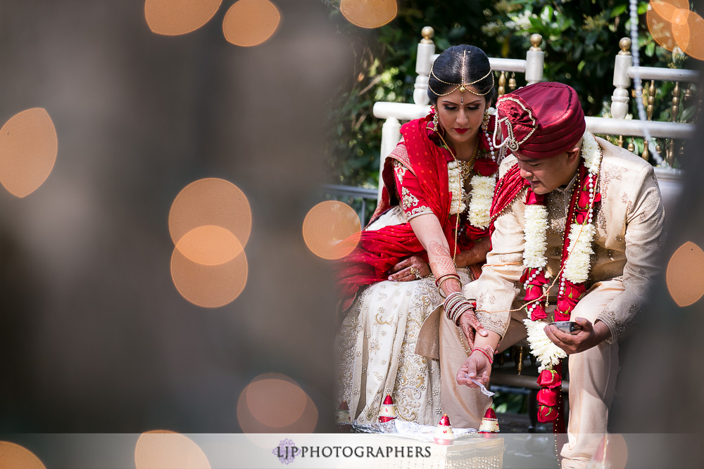 17-padua-hills-indian-wedding-photographer-baraat-wedding-ceremony-photos