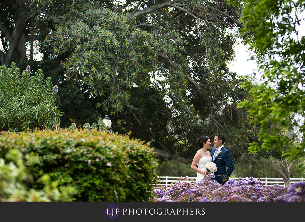 18-camarillo-ranch-house-wedding-photgorapher-first-look-wedding-party-couple-session-photos