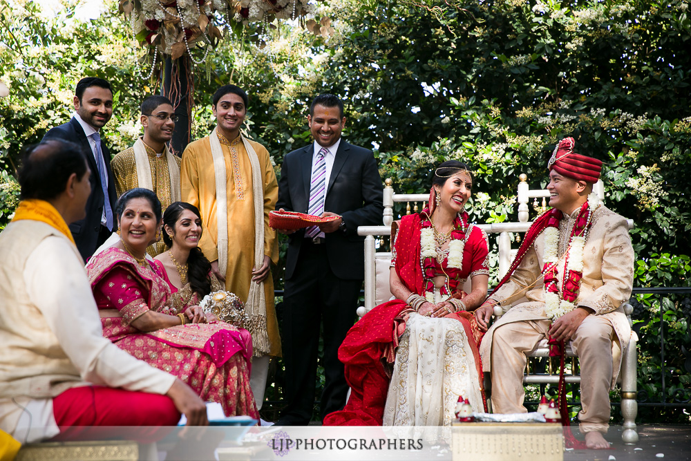 18-padua-hills-indian-wedding-photographer-baraat-wedding-ceremony-photos