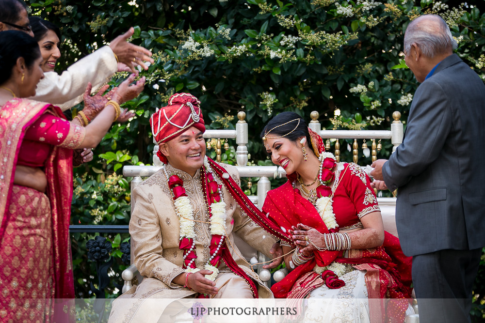 21-padua-hills-indian-wedding-photographer-baraat-wedding-ceremony-photos