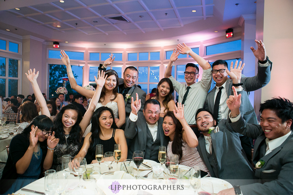 33-summit-house-restaurant-wedding-photographer-wedding-reception-photos