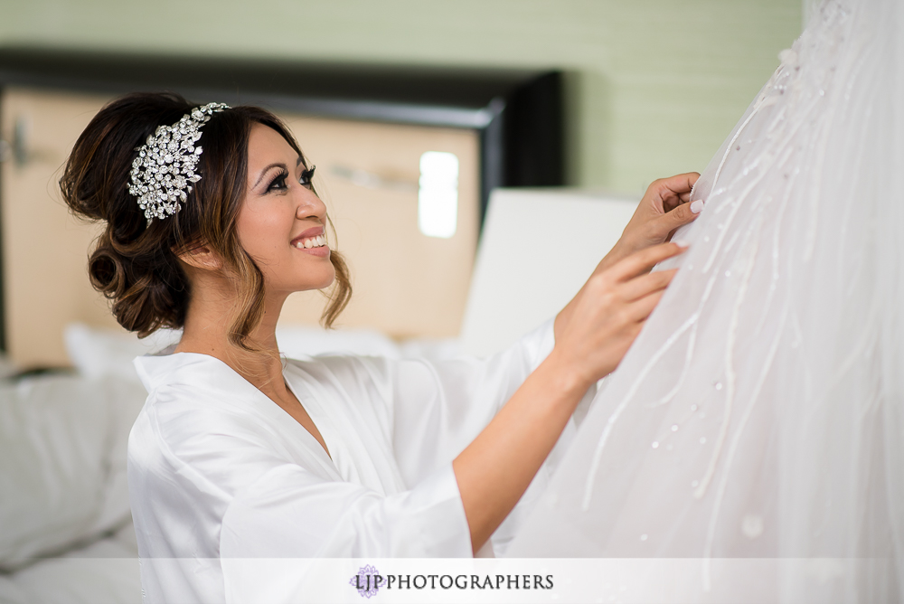 01-st-regis-monarch-beach-wedding-photographer-getting-ready-photos