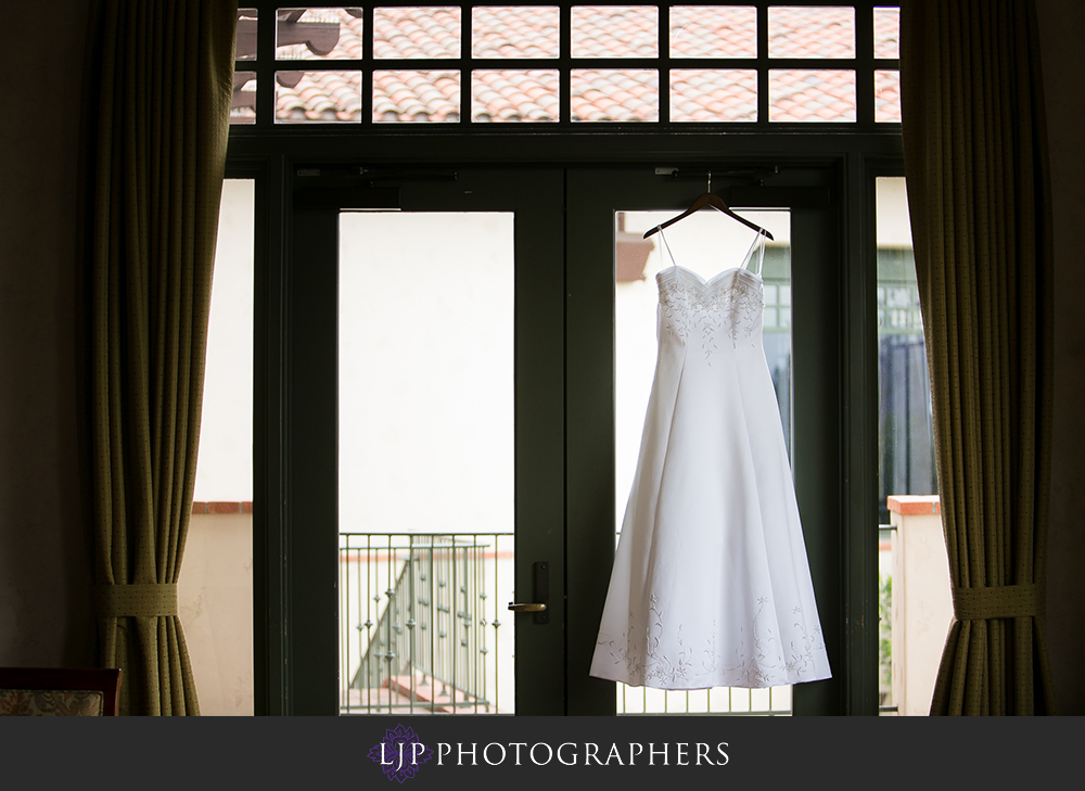 02-south-hills-country-club-wedding-photographer-getting-ready-photos