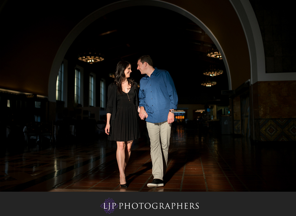 04-union-station-los-angeles-engagement-photographer