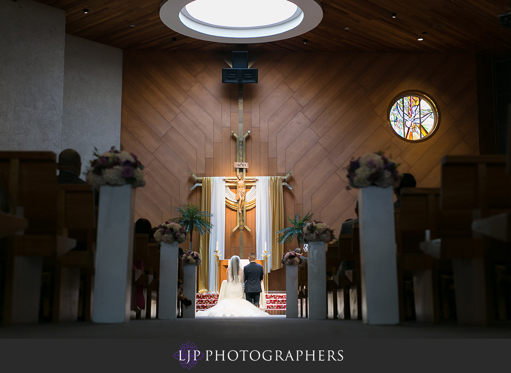 07-hyatt-regency-orange-county-wedding-photographer-wedding-ceremony-photos