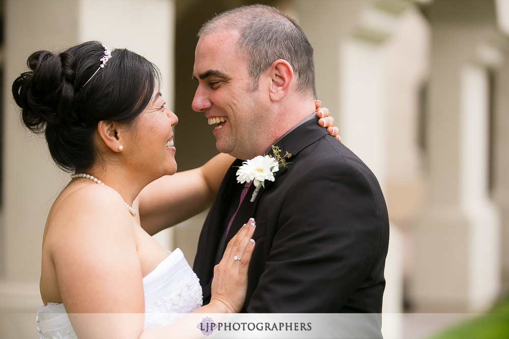07-south-hills-country-club-wedding-photographer-first-look-photos
