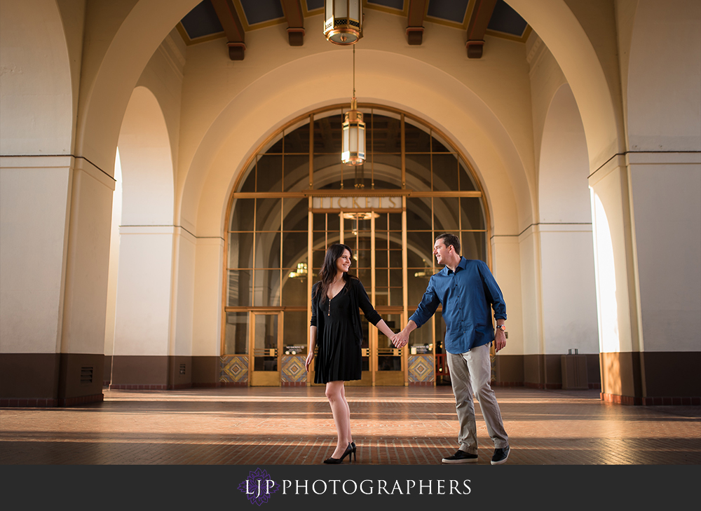 07-union-station-los-angeles-engagement-photographer