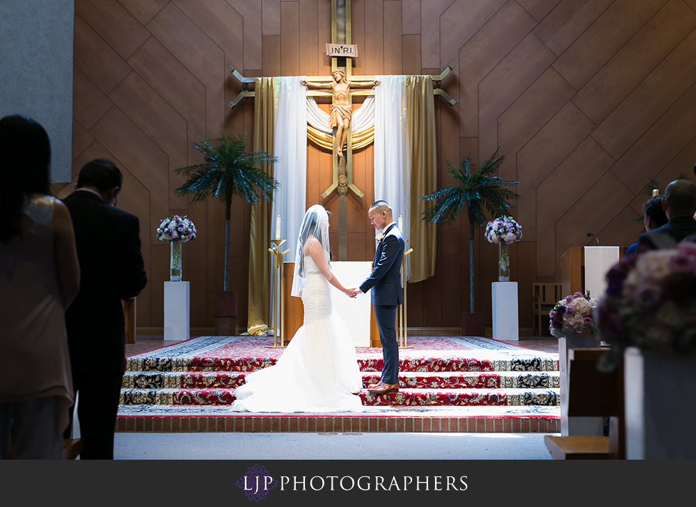 10-hyatt-regency-orange-county-wedding-photographer-wedding-ceremony-photos