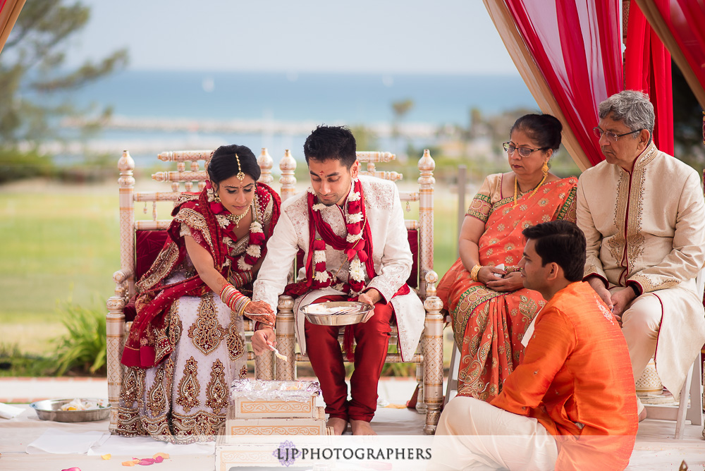 20-laguna-cliffs-marriott-indian-wedding-photographer-wedding-ceremony-photos