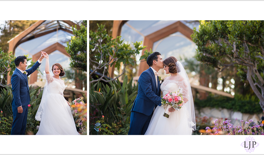 21-los-verdes-golf-course-wedding-photographer-first-look-couple-session-photos