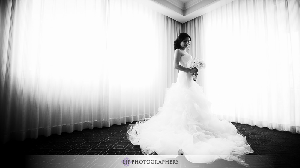 03-los-coyotes-country-club-wedding-photographer-getting-ready-photos
