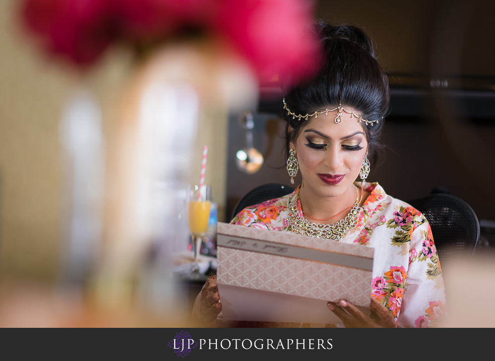 05-anaheim-marriott-indian-wedding-photographer-getting-ready-photos