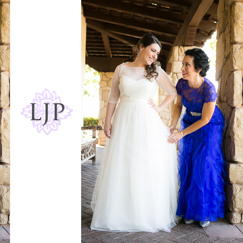 05-oak-creek-golf-club-wedding-photographer-getting-ready-photos