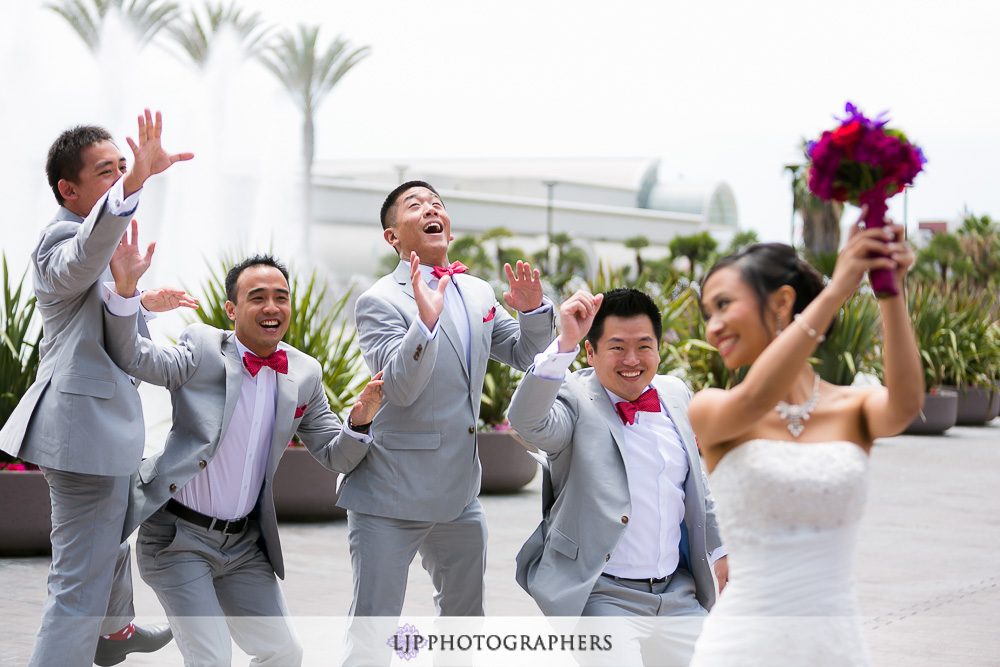 07-long-beach-performing-arts-center-wedding-photographer-getting-first-look-wedding-party-photos