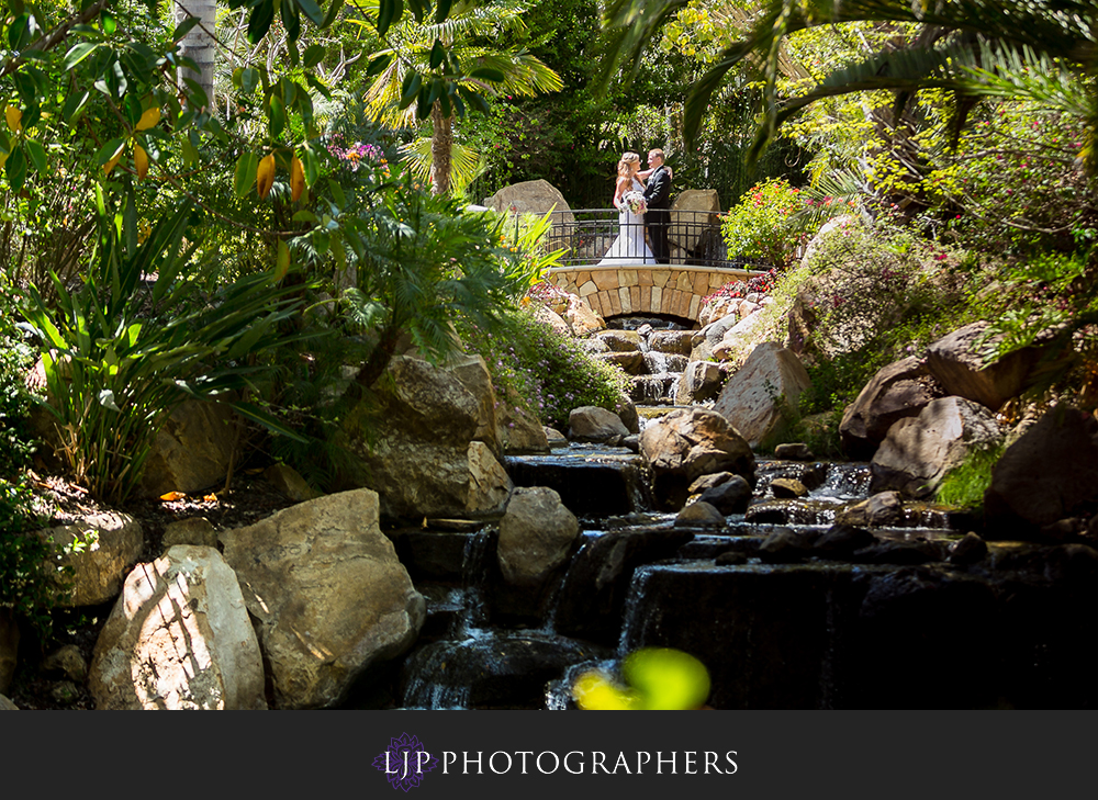 08-grand-tradition-estate-and-gardens-wedding-photogrpaher-getting-ready-couple-session-photos