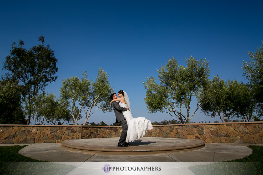 11-old-ranch-country-club-wedding-photographer-couple-session-photos