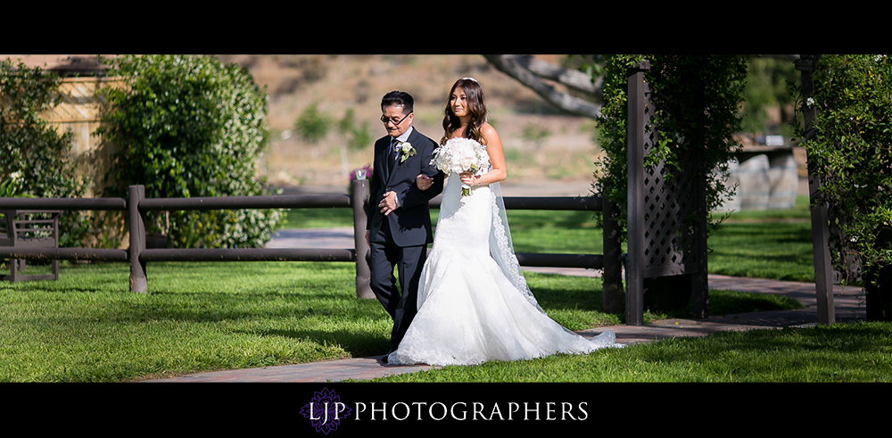 18-the-walnut-grove-wedding-photographer-wedding-ceremony-photos