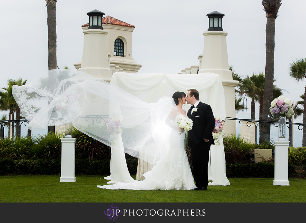 19-hyatt-regency-huntington-beach-wedding-photographer-wedding-ceremony-photos